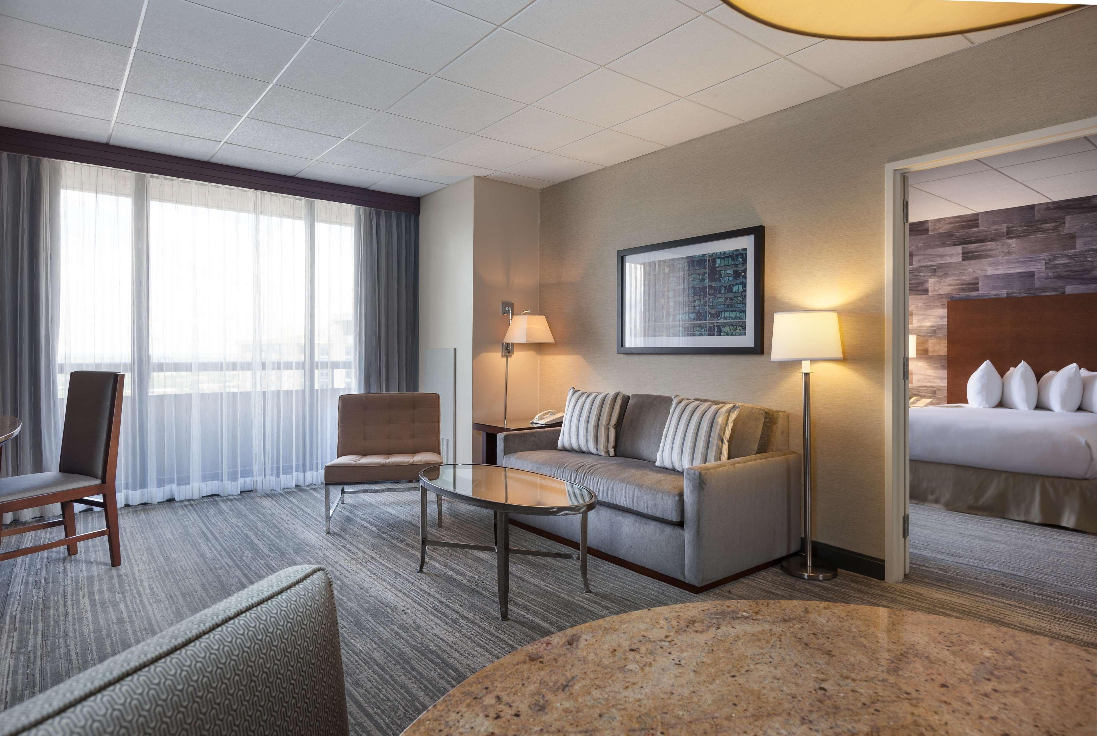 Doubletree By Hilton Hotel & Suites Houston By The Galleria Εξωτερικό φωτογραφία