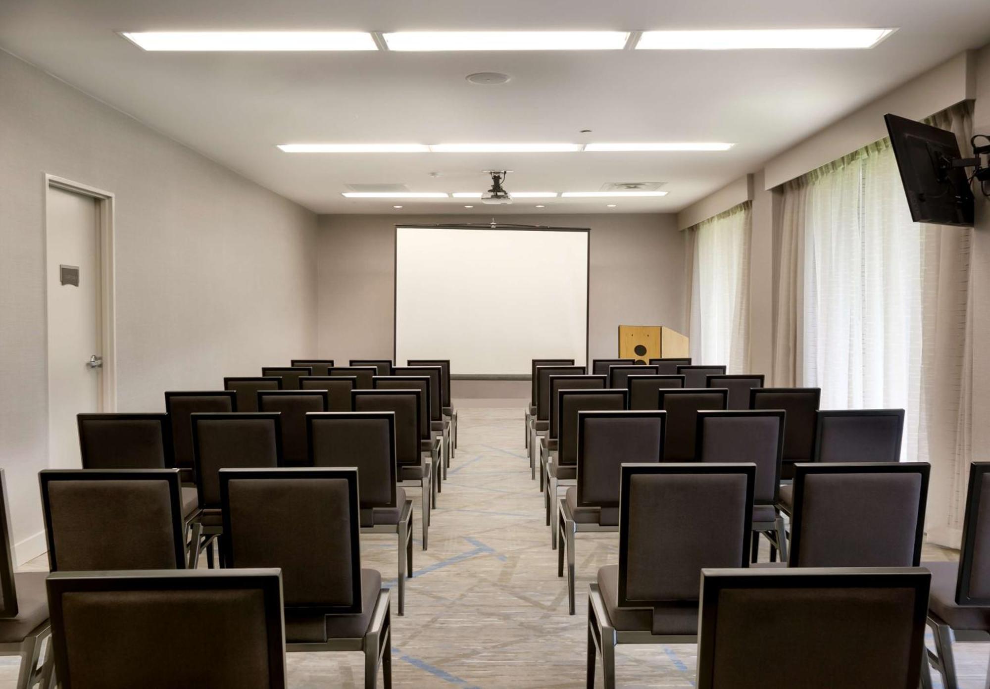 Doubletree By Hilton Hotel & Suites Houston By The Galleria Εξωτερικό φωτογραφία