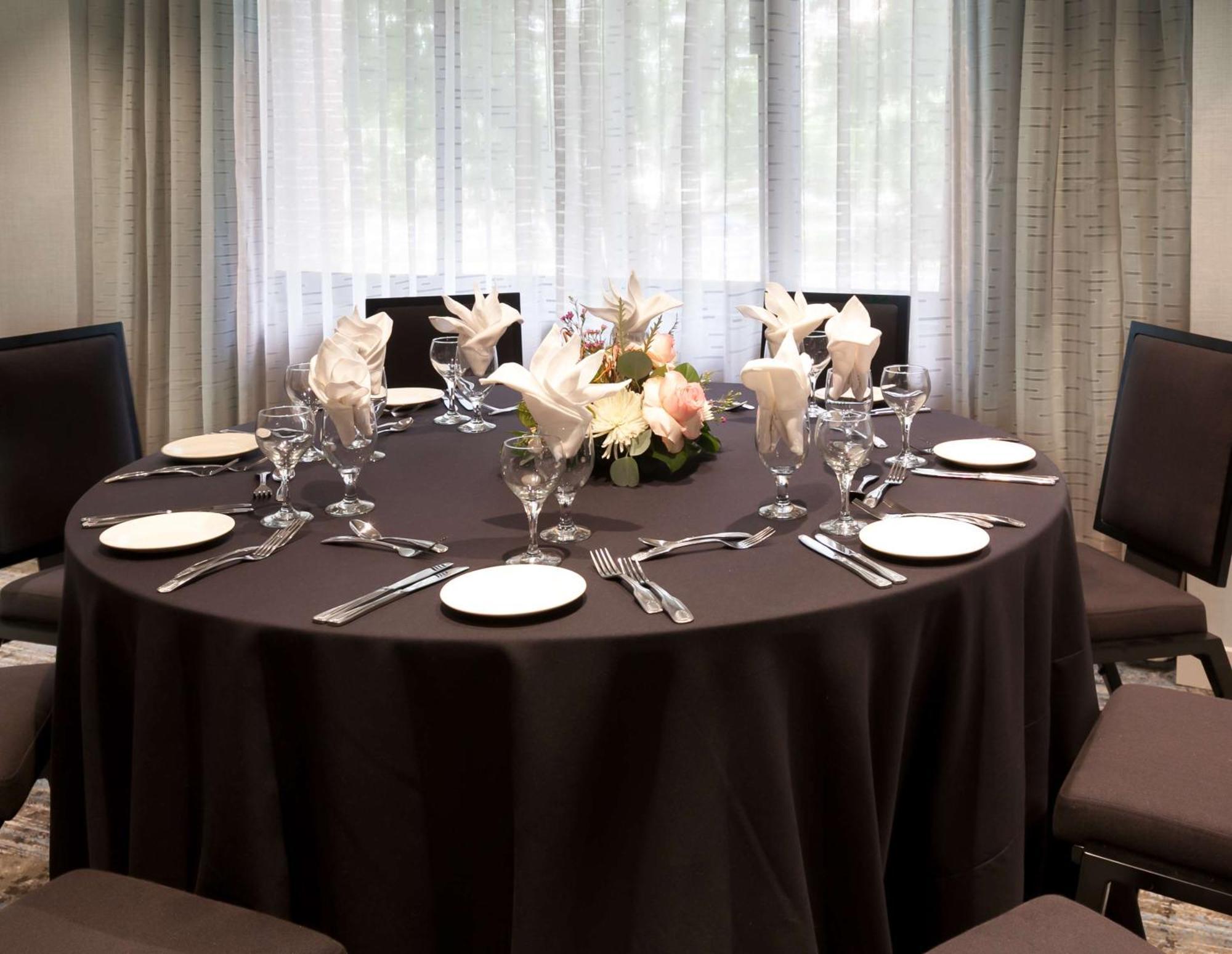Doubletree By Hilton Hotel & Suites Houston By The Galleria Εξωτερικό φωτογραφία